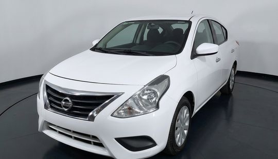 Nissan • Versa