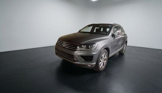 Volkswagen • Touareg