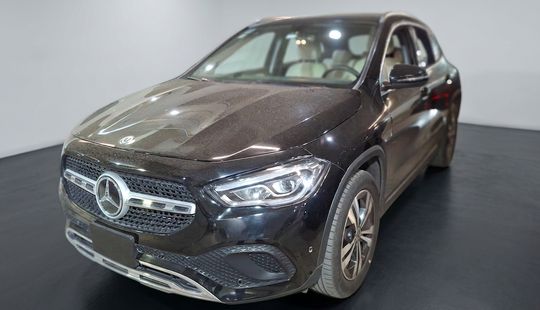 Mercedes Benz • Clase GLA