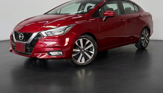 Nissan • Versa