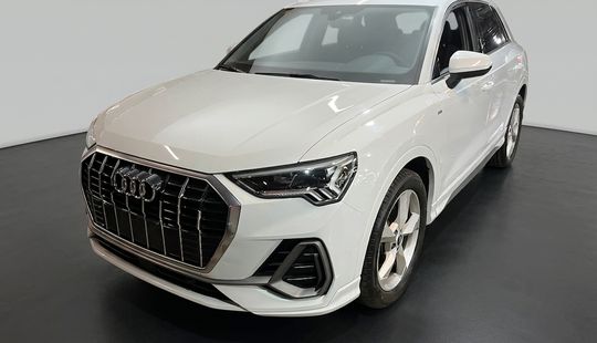 Audi • Q3