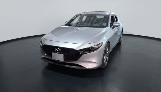 2020 • 75,091 km • Automático