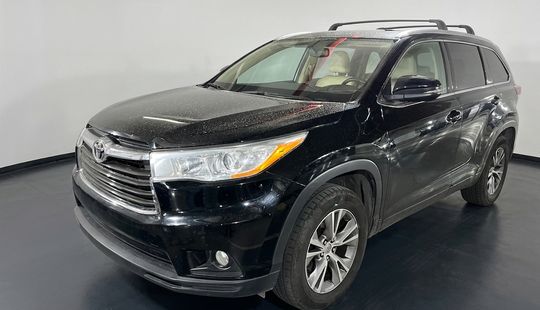 Toyota • Highlander