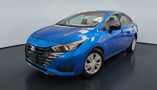Nissan • Versa
