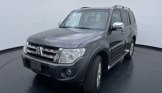 Mitsubishi • Montero