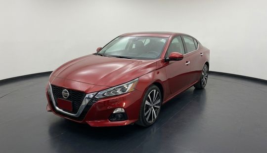 Nissan • Altima