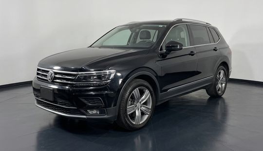 Volkswagen • Tiguan