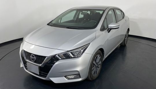 Nissan • Versa