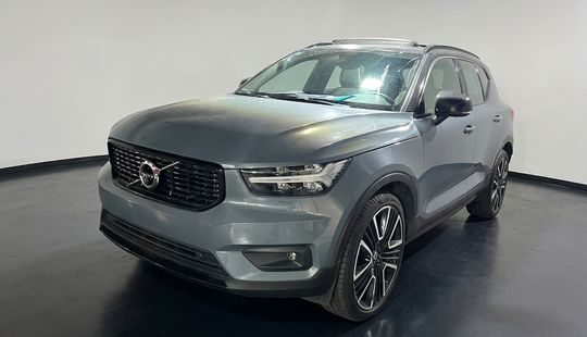 Volvo • XC40