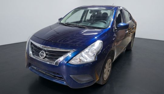 Nissan • Versa