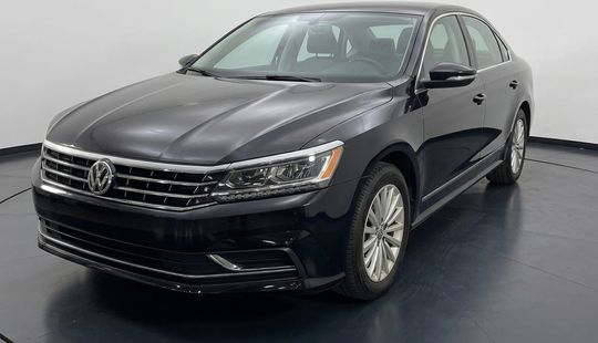 Volkswagen • Passat