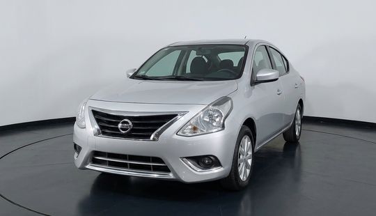 Nissan • Versa