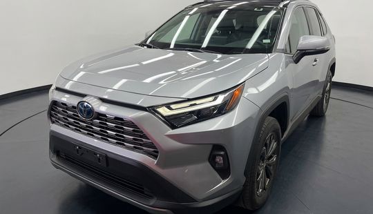 Toyota • RAV4