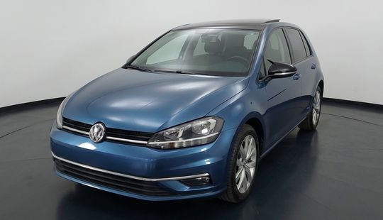 Volkswagen • Golf