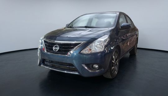 Nissan • Versa