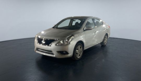Nissan • Versa