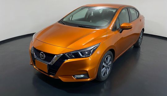 Nissan • Versa