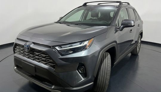 Toyota • RAV4
