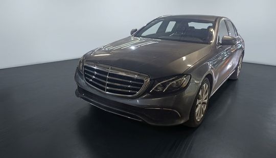 Mercedes Benz • Clase E