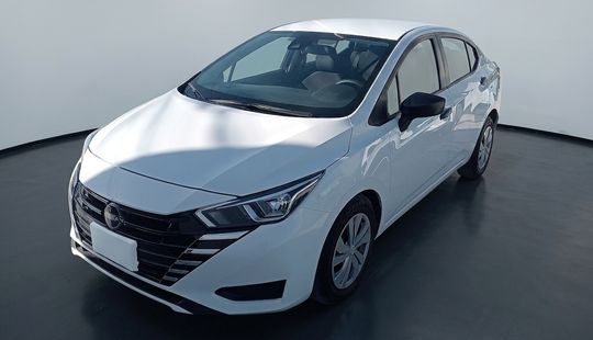 Nissan • Versa