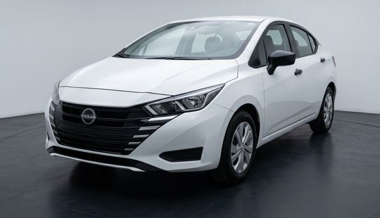 Nissan • Versa
