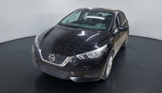 Nissan • Versa