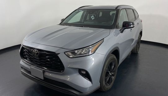 Toyota • Highlander