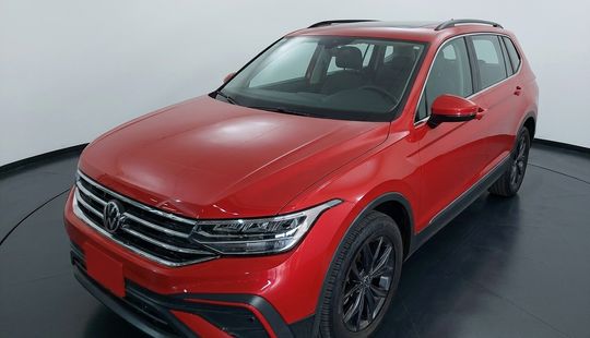 Volkswagen • Tiguan
