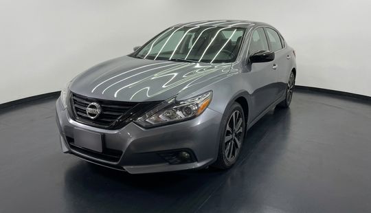 Nissan • Altima