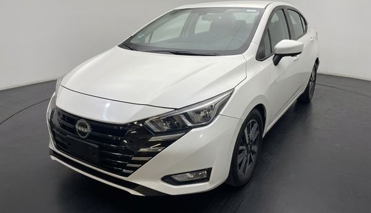 Nissan • Versa