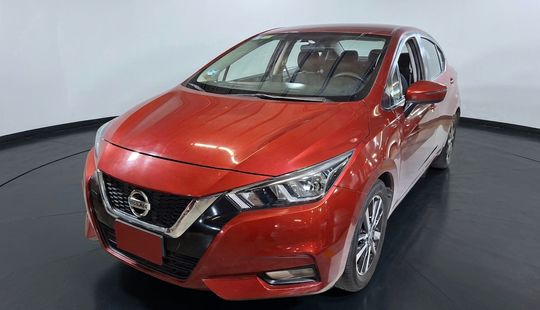 Nissan • Versa