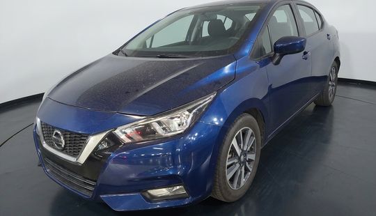 Nissan • Versa