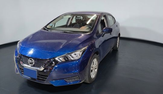 Nissan • Versa
