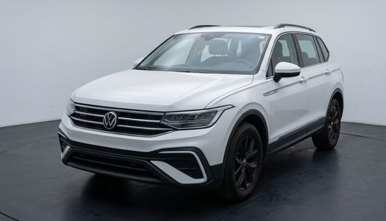 Volkswagen • Tiguan