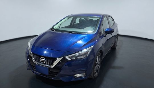 Nissan • Versa