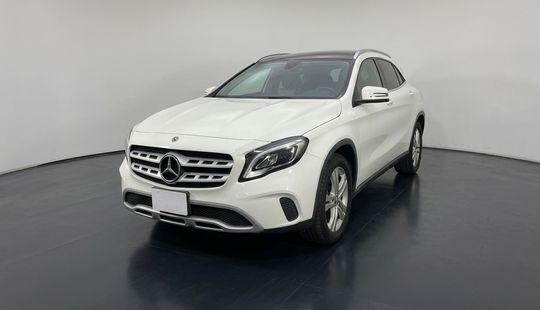 Mercedes Benz • Clase GLA