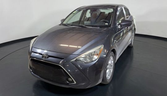 Toyota • Yaris