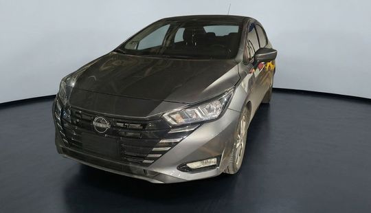 Nissan • Versa