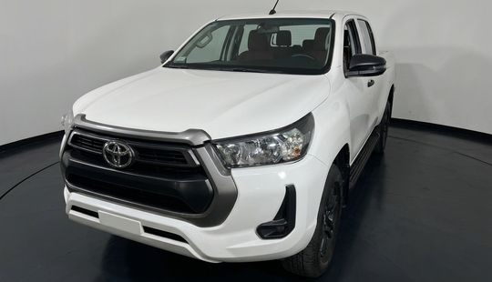 Toyota • Hilux
