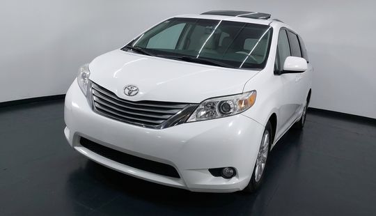 Toyota • Sienna