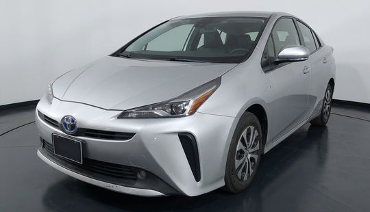 Toyota • Prius