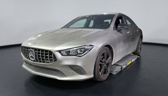 Mercedes Benz • Clase CLA
