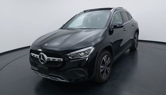 Mercedes Benz • Clase GLA