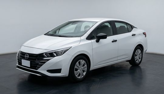 Nissan • Versa