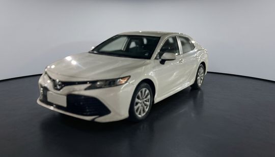 Toyota • Camry