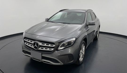 Mercedes Benz • Clase GLA
