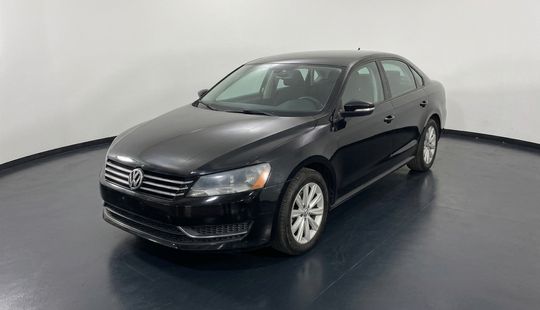 Volkswagen • Passat