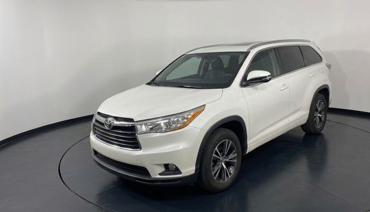 Toyota • Highlander