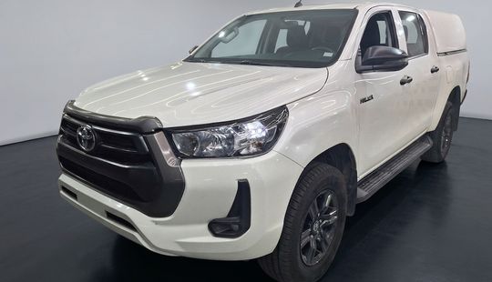 Toyota • Hilux