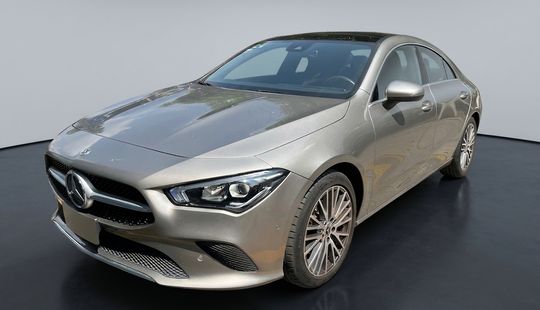 Mercedes Benz • Clase CLA